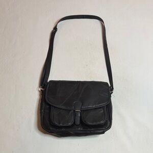 Elegant Black Leather Women’s Shoulder Bag